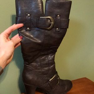 Dark chocolate brown boots with buckles